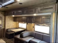 2017 Trails West Sierra Prestige 831 Gooseneck Horse Trailer — fotografija 5